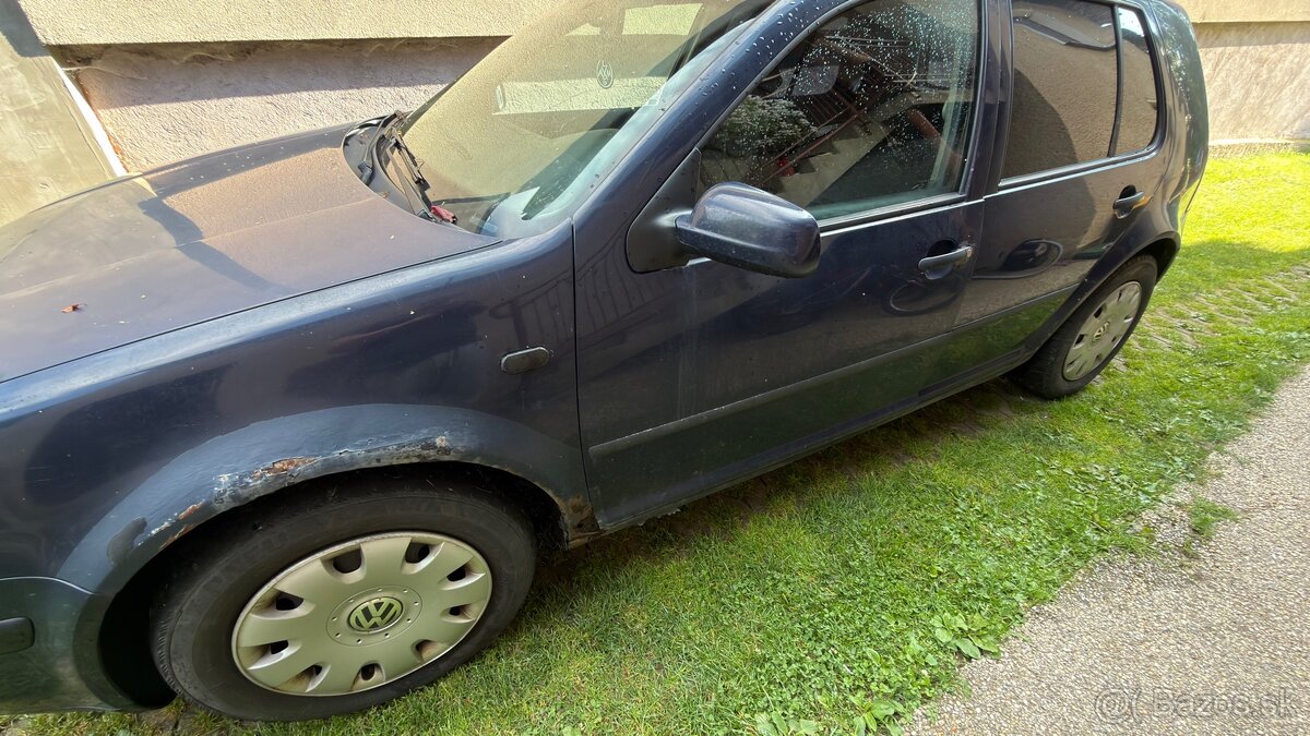 Volkswagen Golf 4 from the listing