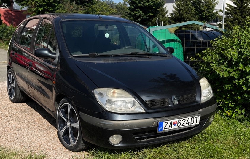 Renault Megane Scenic from the listing